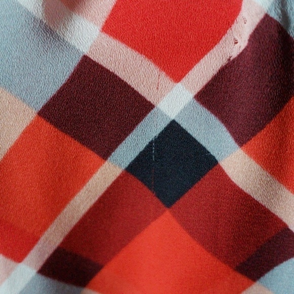Vince Camuto Modern Voyage red plaid blouse NWT - Picture 5 of 6